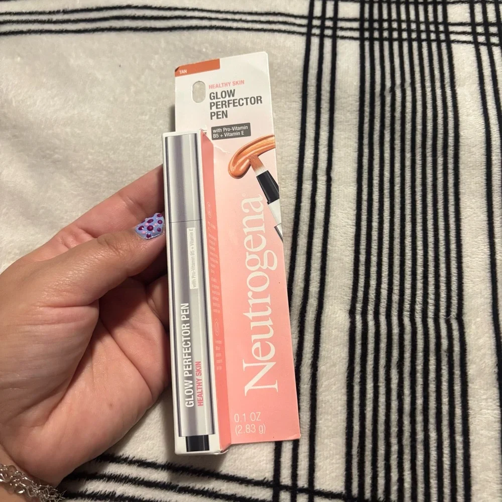 Neutrogena Healthy Skin Glow Perfector Pen tan